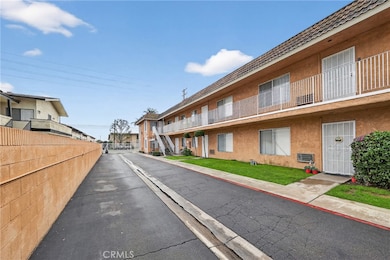 16205 Cornuta Ave unit 7, Bellflower, CA 90706 - photo 3