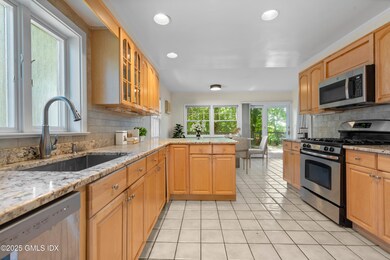 15 Ridge Rd, Cos Cob, CT 06807 - photo 4