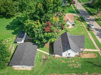 718 Illinois St, Bicknell, IN 47512 - photo 6