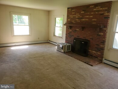 135 Plumtree Ln, Willingboro, NJ 08046 - photo 3