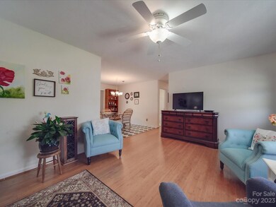 140 Hyde Ln, Statesville, NC 28625 - photo 6