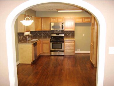 1203 Reid St, Houston, TX 77022 - photo 4