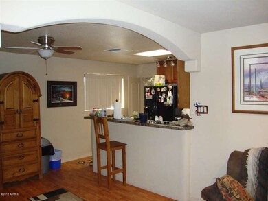 8550 N Kitchen Eating Area