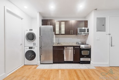 636 E 11th St unit 3G, New York, NY 10009 - photo 3