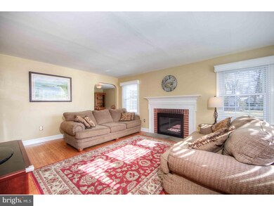 313 Henry Ln, Wallingford, PA 19086 - photo 3