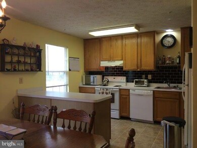 9204 Howland Rd, Laurel, MD 20723 - photo 4