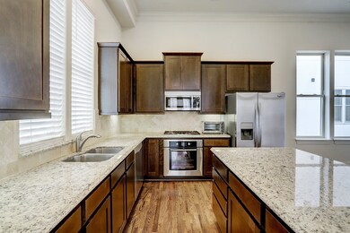 The Kitchen has 42 inch cabinets with undercabinet