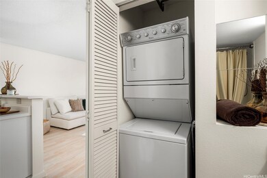 215 N King St unit 1206, Honolulu, HI 96817 - photo 6