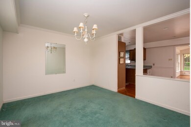 12020 Tulip Grove Dr, Bowie, MD 20715 - photo 5