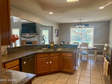 320 Ellicott Dr, Warner Robins, GA 31088 - photo 3