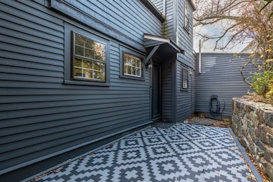 1 Mugford St unit 3, Marblehead, MA 01945 - photo 2