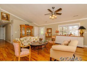 Living Room/hardwood floors