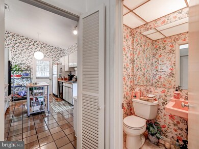 2417 Hunt Dr, Baltimore, MD 21209 - photo 4