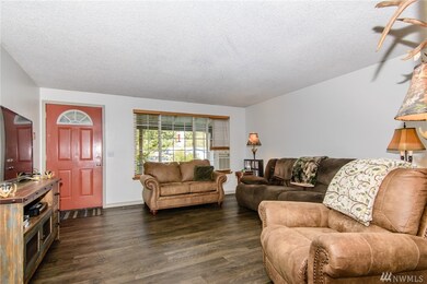 1015 NW Kingsview Ct, Yelm, WA 98597 - photo 4