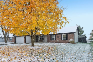 616 Sugar Maple Ln, Mooresville, IN 46158 - photo 2