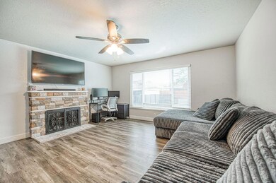 4052 E Farrin Ave, Fresno, CA 93726 - photo 7