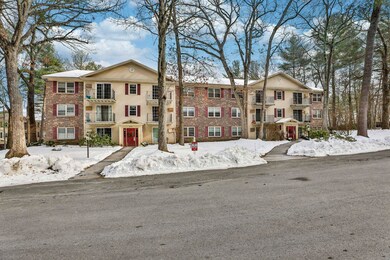 4 Autumn Leaf Dr unit 8, Nashua, NH 03060 - photo 2