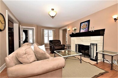 1654 Compton Rd, Cleveland, OH 44118 - photo 4