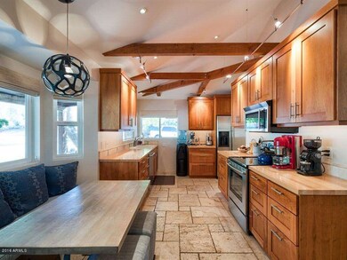 003_Kitchen