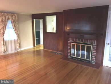 614 Meadow Ln, Oreland, PA 19075 - photo 2