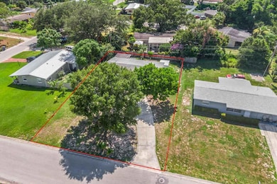 2213 2nd St SW, Vero Beach, FL 32962 - photo 3