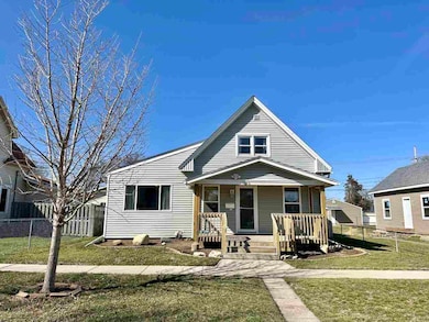 1606 K St SW, Cedar Rapids, IA 52404 - photo 3