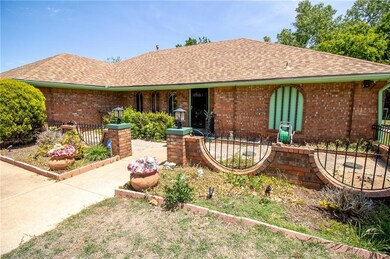 7140 N Comanche Ave, Warr Acres, OK 73132 - photo 5