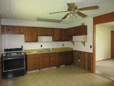 3516 Claretta Rd, Columbus, OH 43232 - photo 3