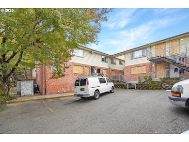 1910 SE Stark St, Portland, OR 97214 - photo 2