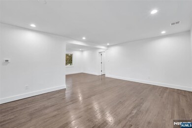 800 Raritan Rd, Clark, NJ 07066 - photo 5