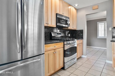 Refrigerator & kItchen