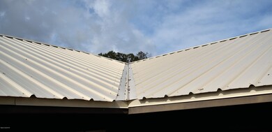 NEW Metal Roof!!