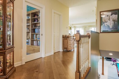 005-Foyer-1959329-medium