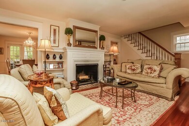 007-Living_Room-973776-mls