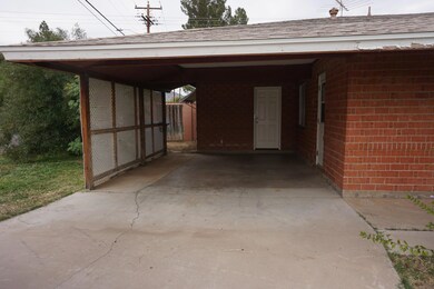 Carport with Laundry room