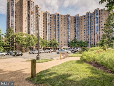 Montebello unit 1110, Alexandria, VA 22303 - photo 2