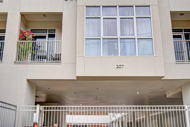 Large windows facing Pierce st.