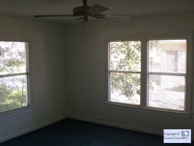 709 E Humphreys St, Seguin, TX 78155 - photo 5