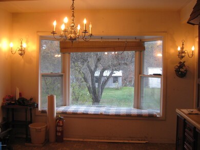 84 School St, Readsboro, VT 05350 - photo 5