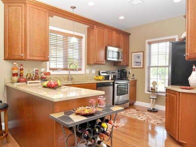 Kitchen. Granite, breakfast bar, stainless applian