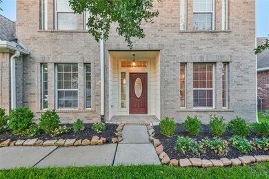 Pretty curb appeal shows pride of ownership.