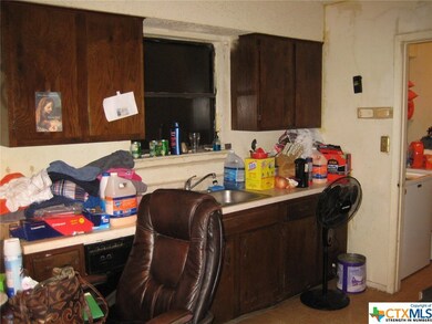 1908 Nevada St, San Marcos, TX 78666 - photo 6