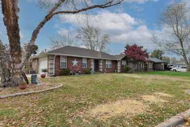 608 Cypress Ave, Nixa, MO 65714 - photo 2