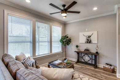 1030 Lonnie Ln, Houston, TX 77091 - photo 6