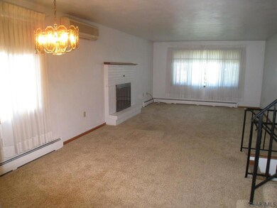 Living/Dining combo