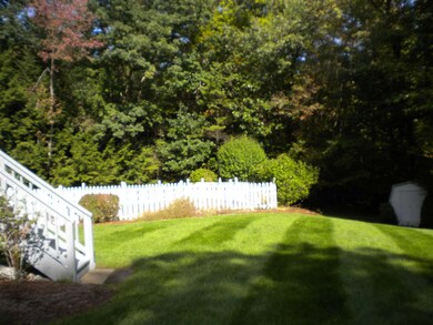 52 Wentworth Dr, Bedford, NH 03110 - photo 5