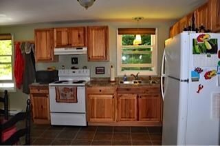 Kitchen. Eat in kitchen with new...