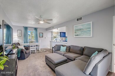 08-E Commonwealth Cir-008