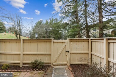 9314 Jarrett Ct, Montgomery Village, MD 20886 - photo 3