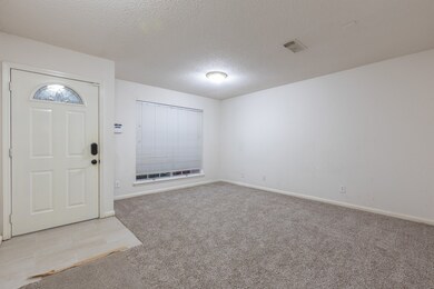 1723 Sherwood Cir, Alvin, TX 77511 - photo 4